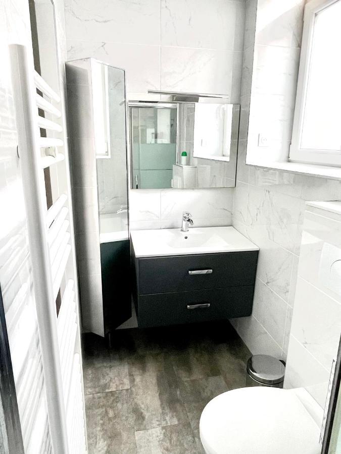 Maison De Charme En Centre Ville Avec Terrasse Lille Ngoại thất bức ảnh